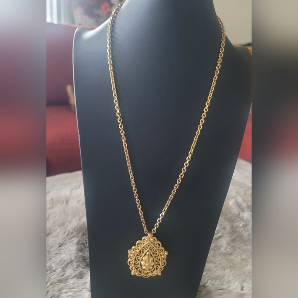 1970's Vintage Trifari necklace - Picture 1 of 6